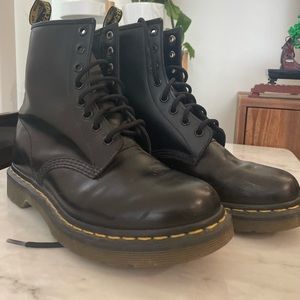 1460 Black Doc Marten’s Boots